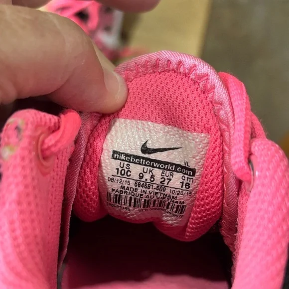 Nike Kids Pink and Black Ball Cleats - Picture 15 of 16